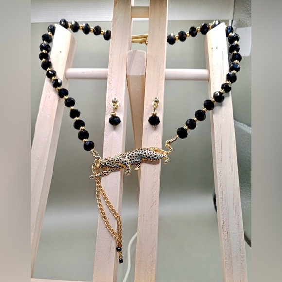 Elegant Black and Gold Panther Necklace Set. Handmade - Picture 1 of 8